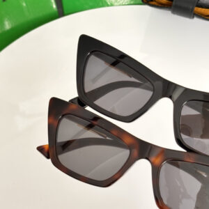 YSL-5361946