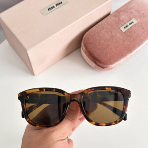MIU-7931661