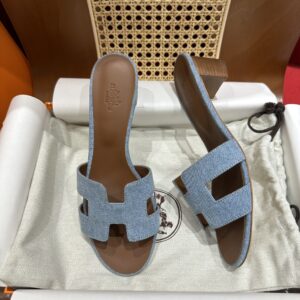 HER-2882697
