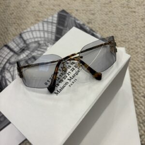 MIU-3816298