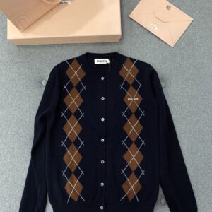 MIU-8435821