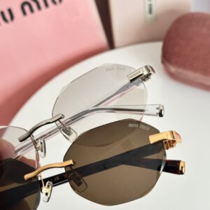 MIU-7148757