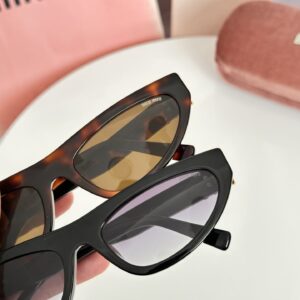 MIU-4454919